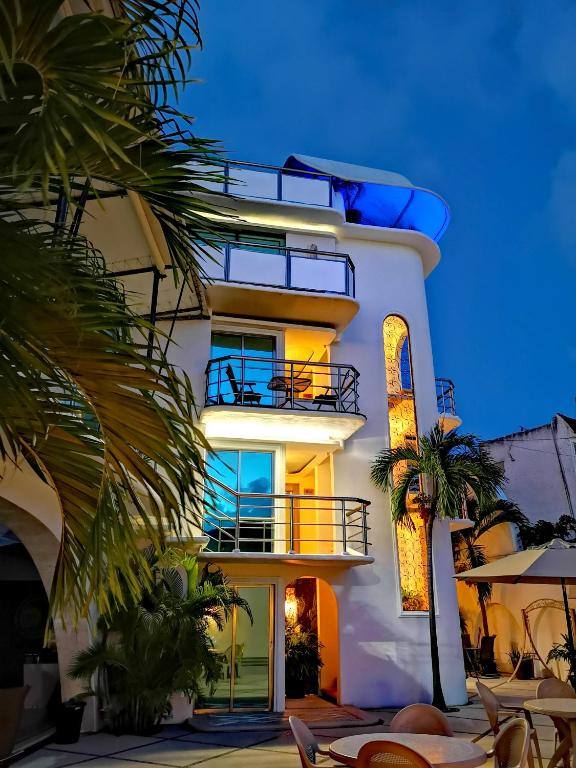 Hotel Blue Star: Exterior view