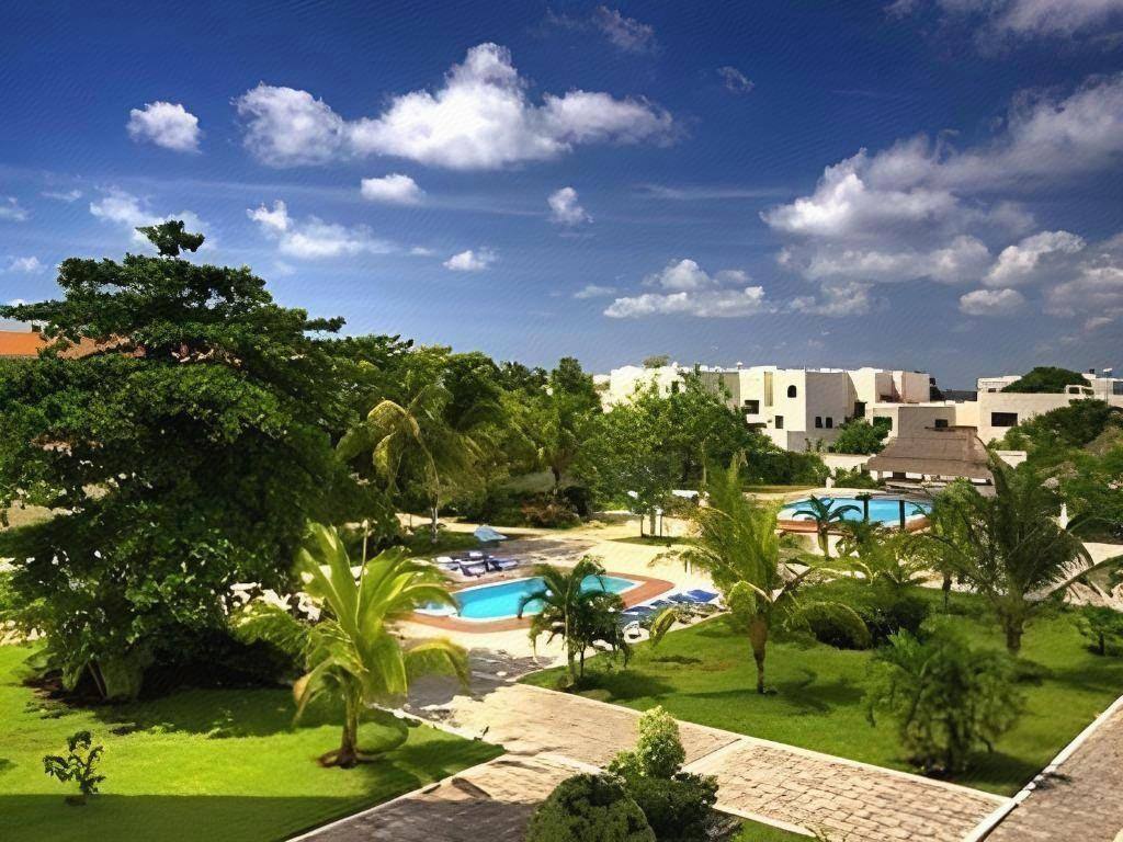 Hotel Calypso Cancún: Property views