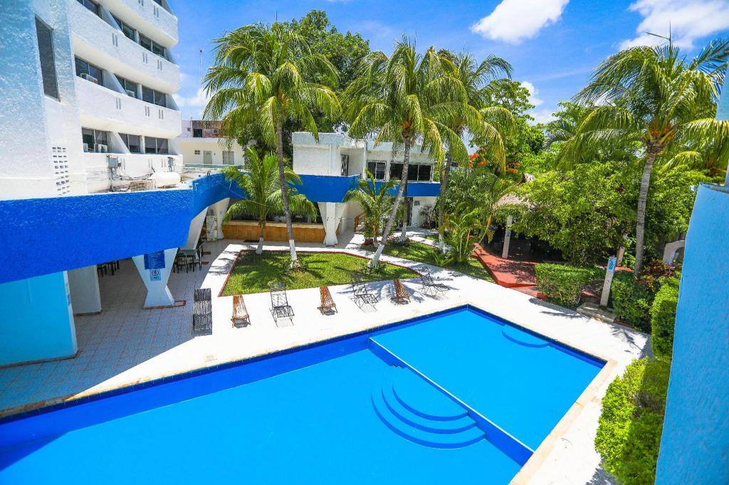 Hotel Caribe Internacional: Swimming pool