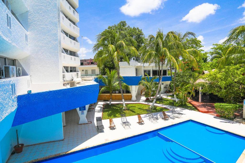 Hotel Caribe Internacional: Swimming pool