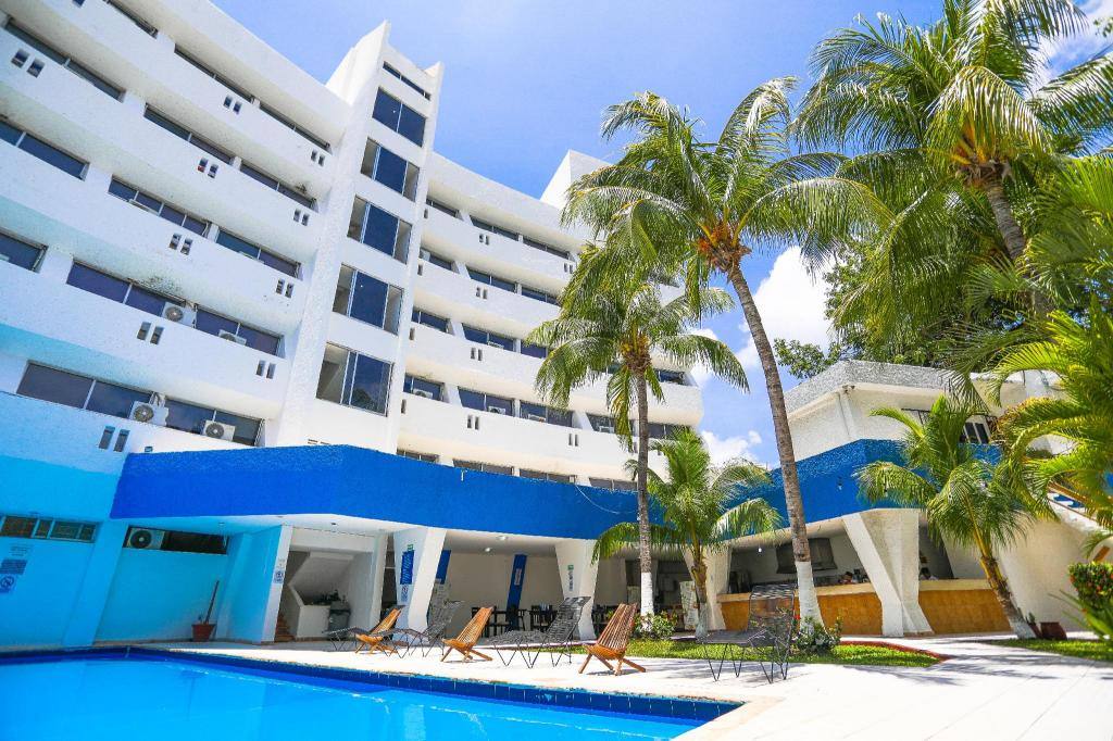 Hotel Caribe Internacional: Swimming pool