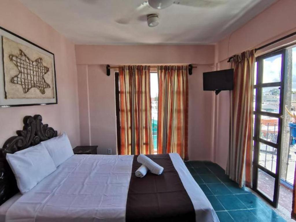 Hotel Colonial San Carlos: Rooms