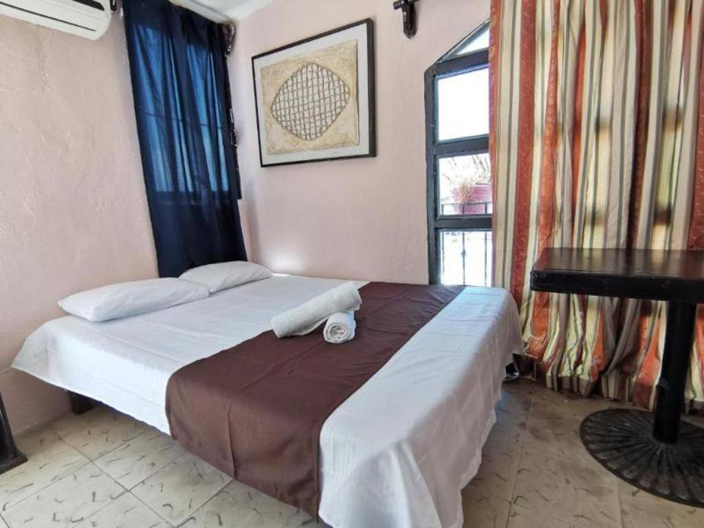 Hotel Colonial San Carlos: Rooms