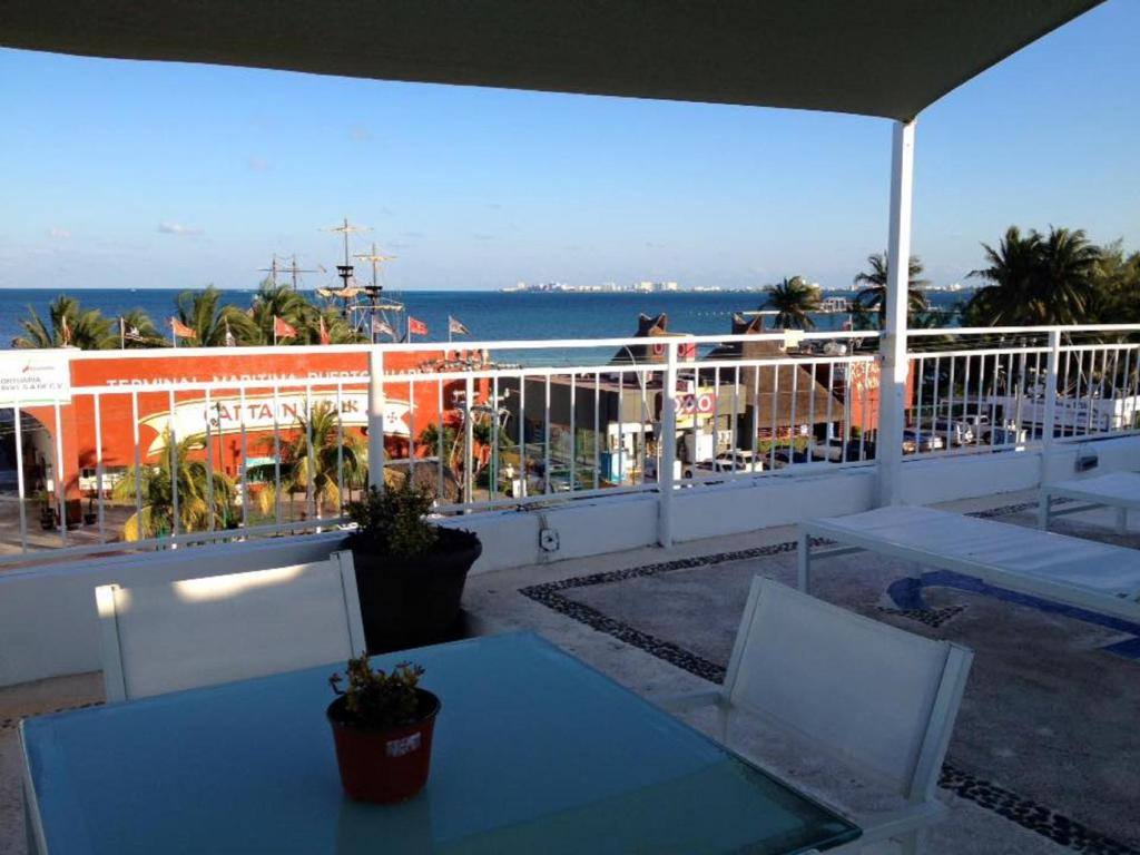Hotel Del Sol: View