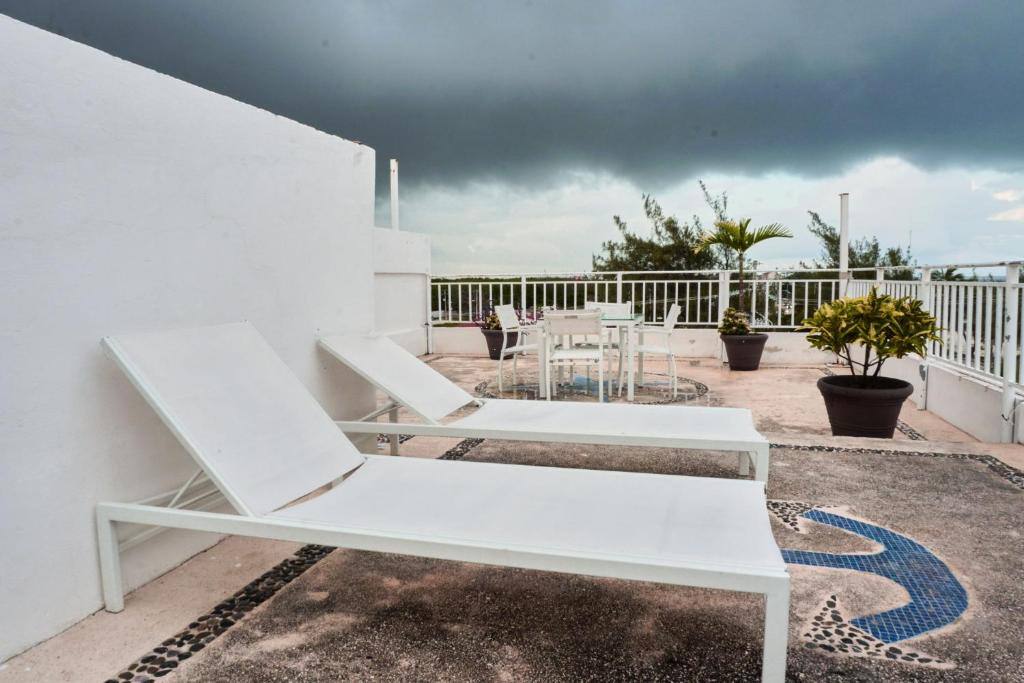 Hotel Del Sol: Balcony/terrace