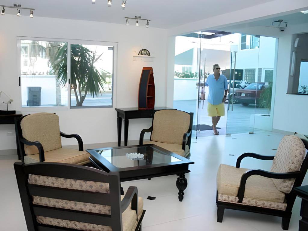 Hotel Del Sol: Interior view