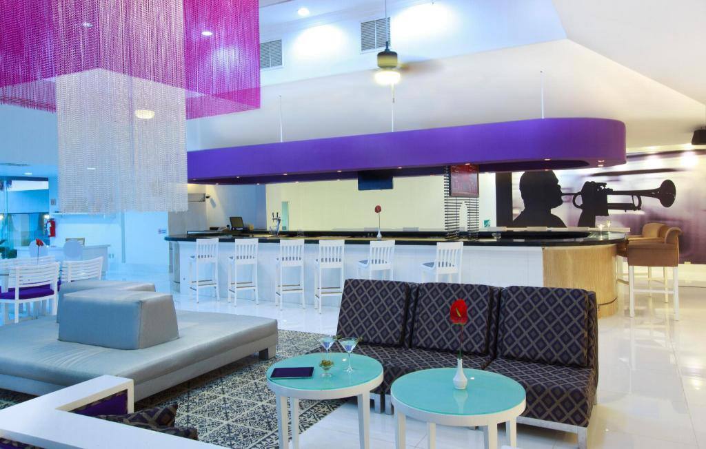 Hotel Krystal Cancun: Bar
