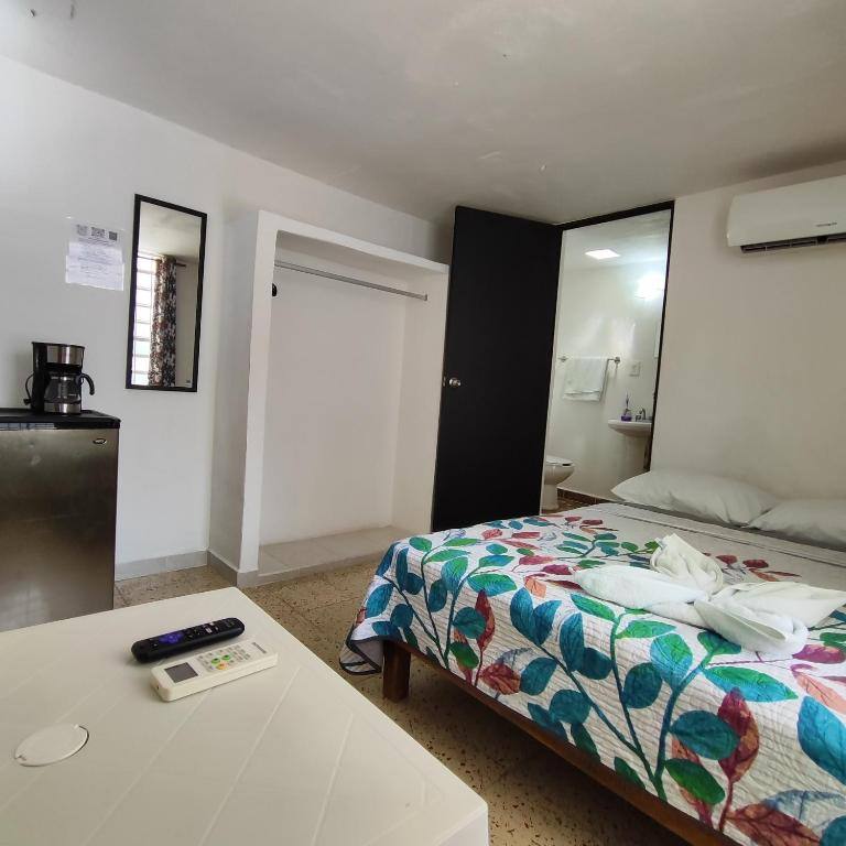 Hotel Margaritas: Guestroom