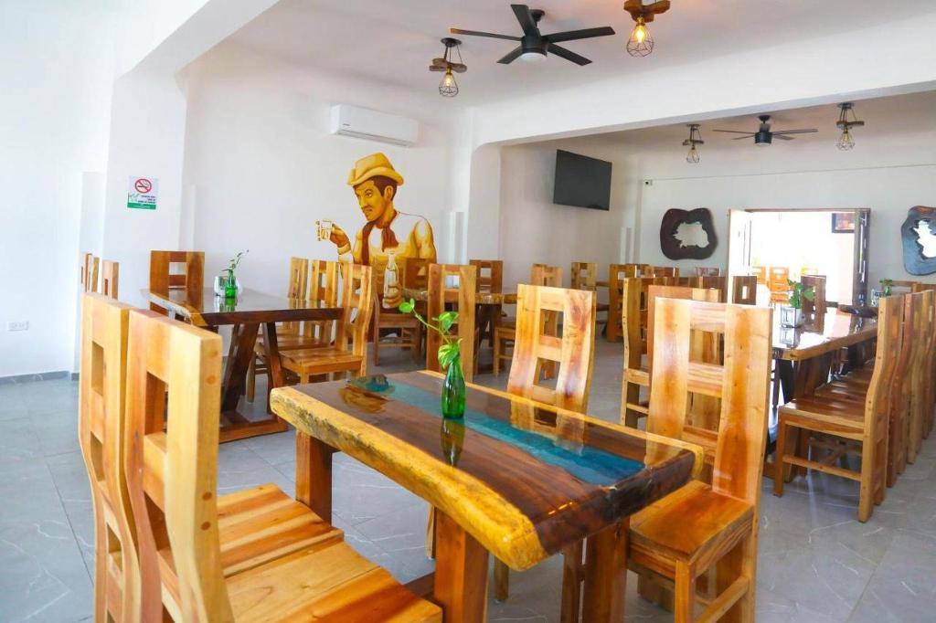 Hotel Maria de Lourdes: Dining