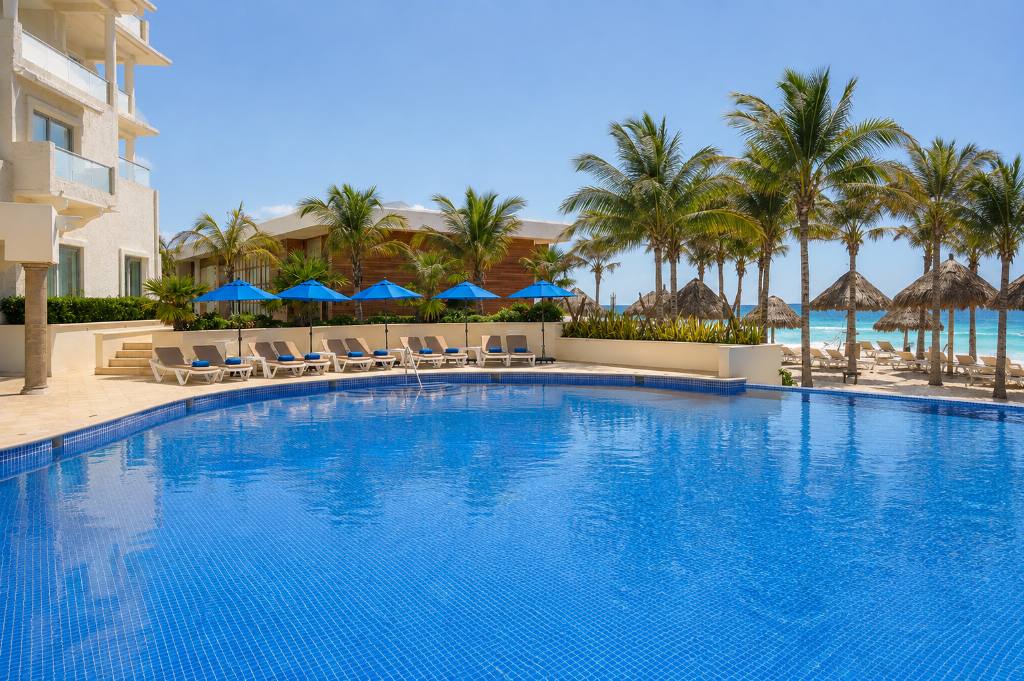 Hotel NYX Cancun: Swimming pool