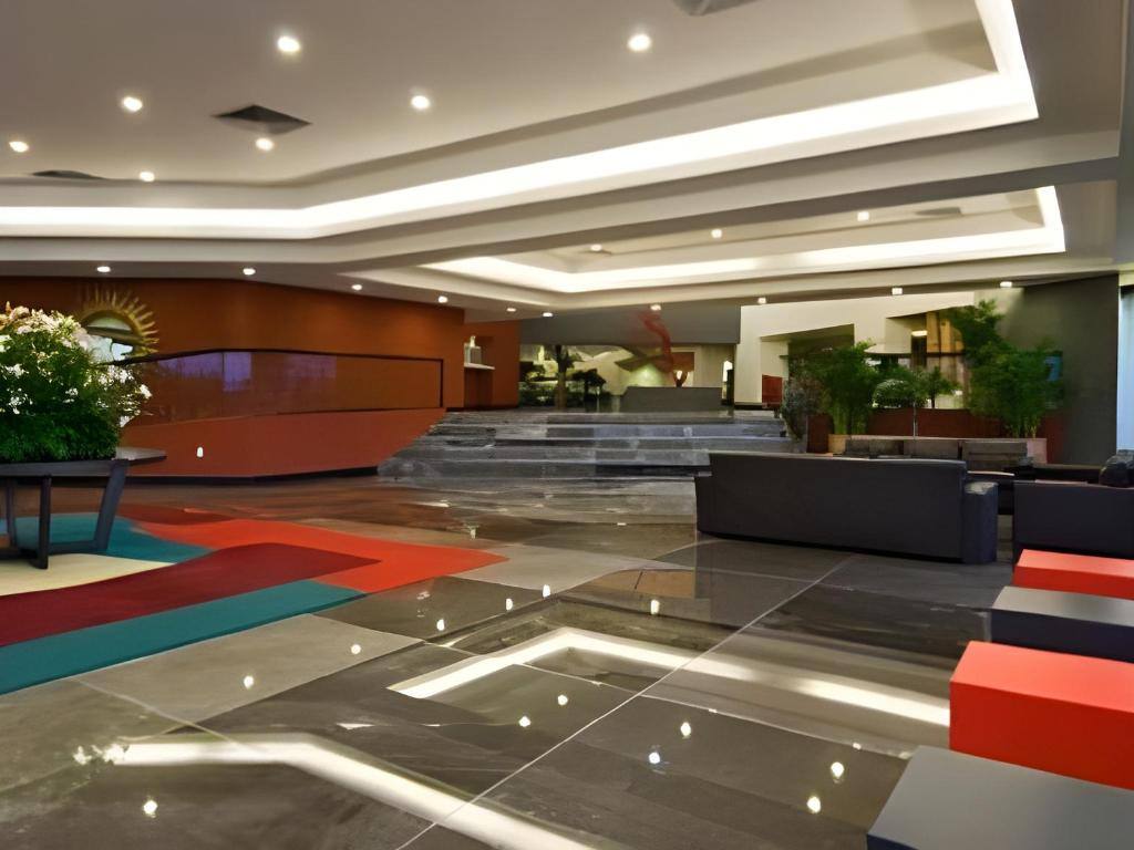Hotel Oasis Palm: Lobby
