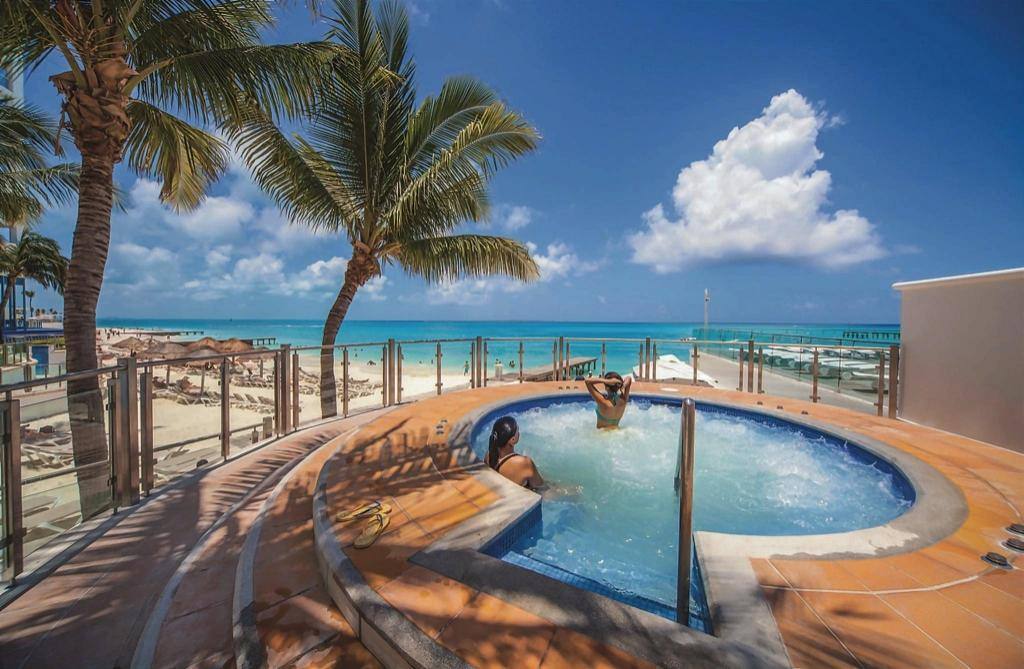 Hotel Riu Cancun: Swimming pool [outdoor]