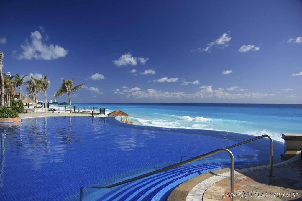 Hotel Riu Cancun: Facilities
