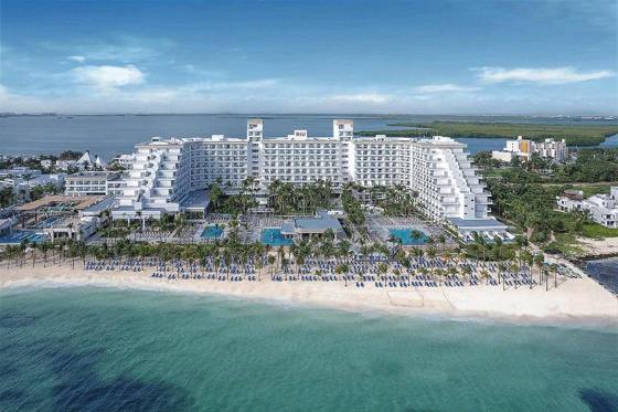 Hotel Riu Caribe: Exterior view