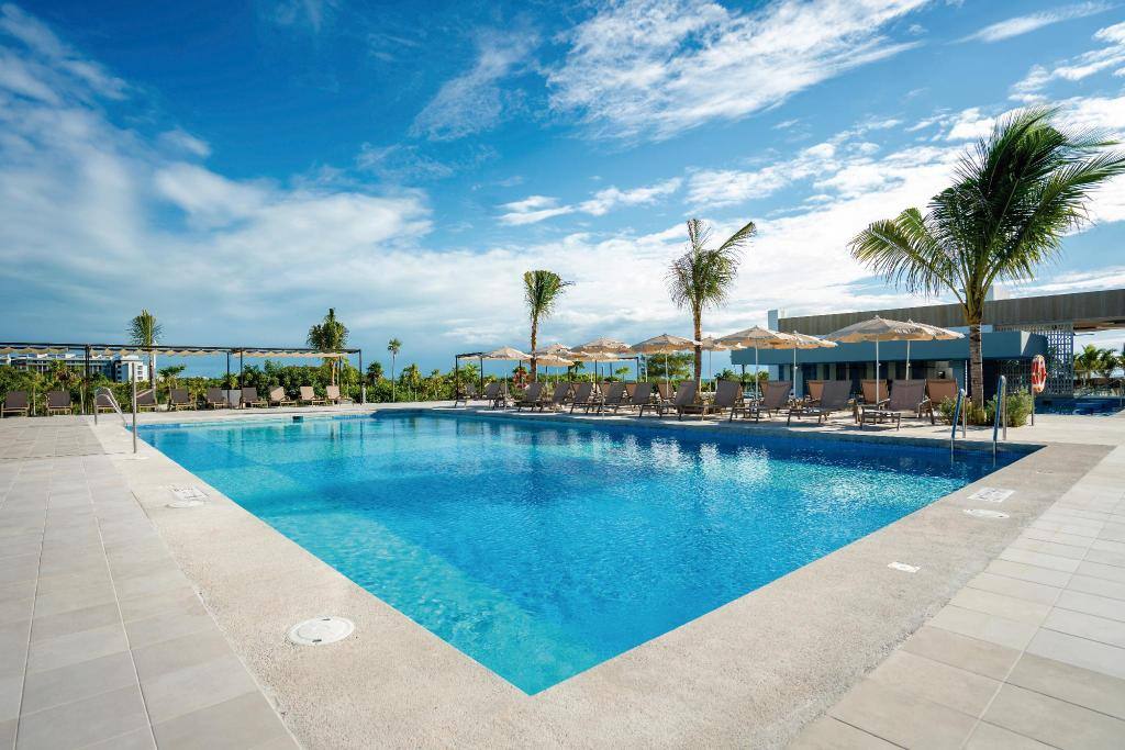 Hotel Riu Latino: Swimming pool