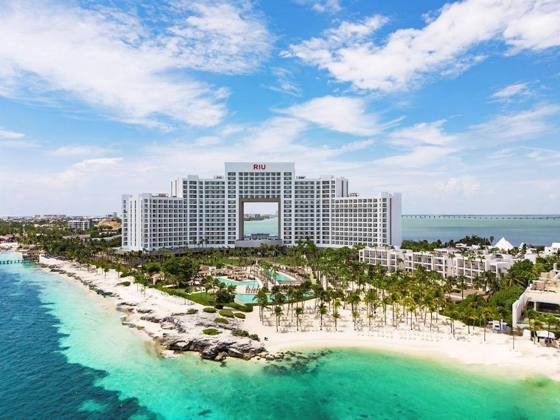Hotel Riu Palace Peninsula: Exterior view