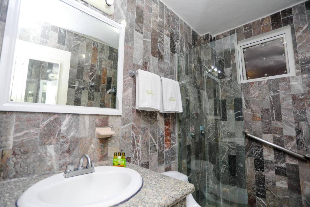 Hotel Santa Maria: Bathroom
