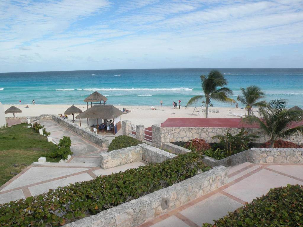 Hotel Sol y Mar: Beach