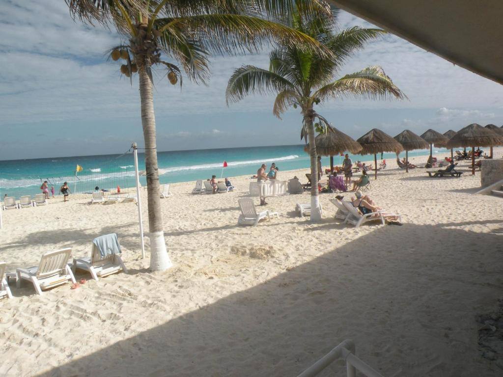 Hotel Sol y Mar: Beach