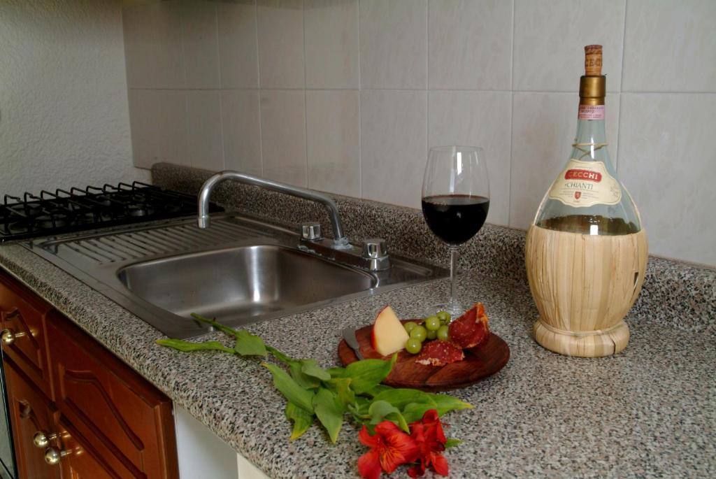 Hotel & Suites Nader: Kitchen