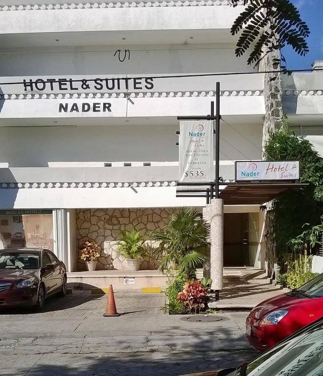 Hotel & Suites Nader: Entrance