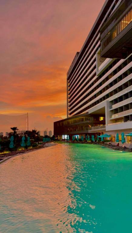 Hyatt Vivid Cancun: Swimming pool