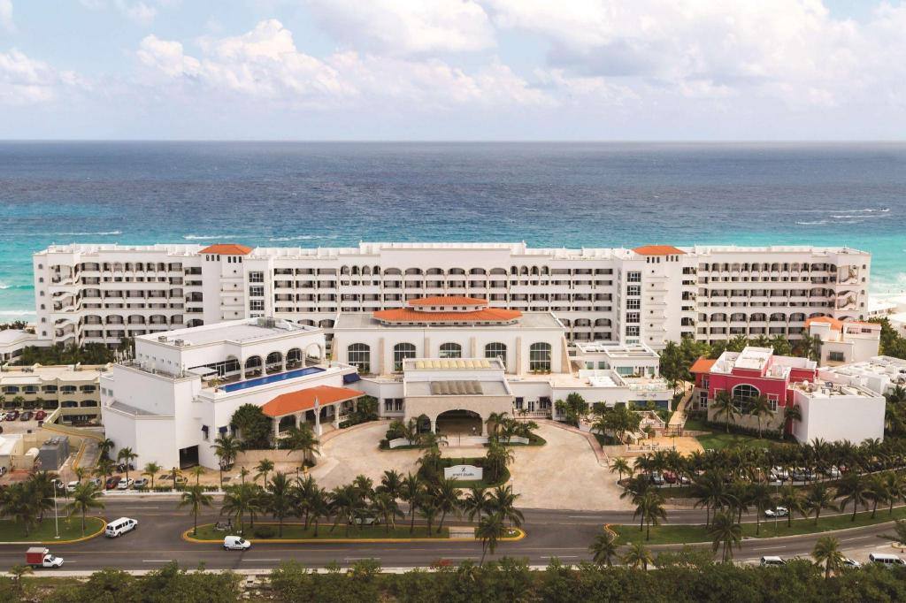 Hyatt Zilara Cancun: Exterior view