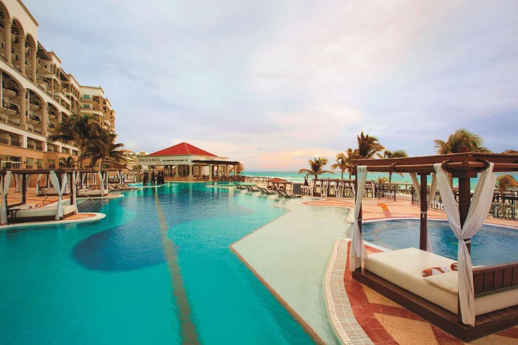 Hyatt Zilara Cancun: Swimming pool [outdoor]