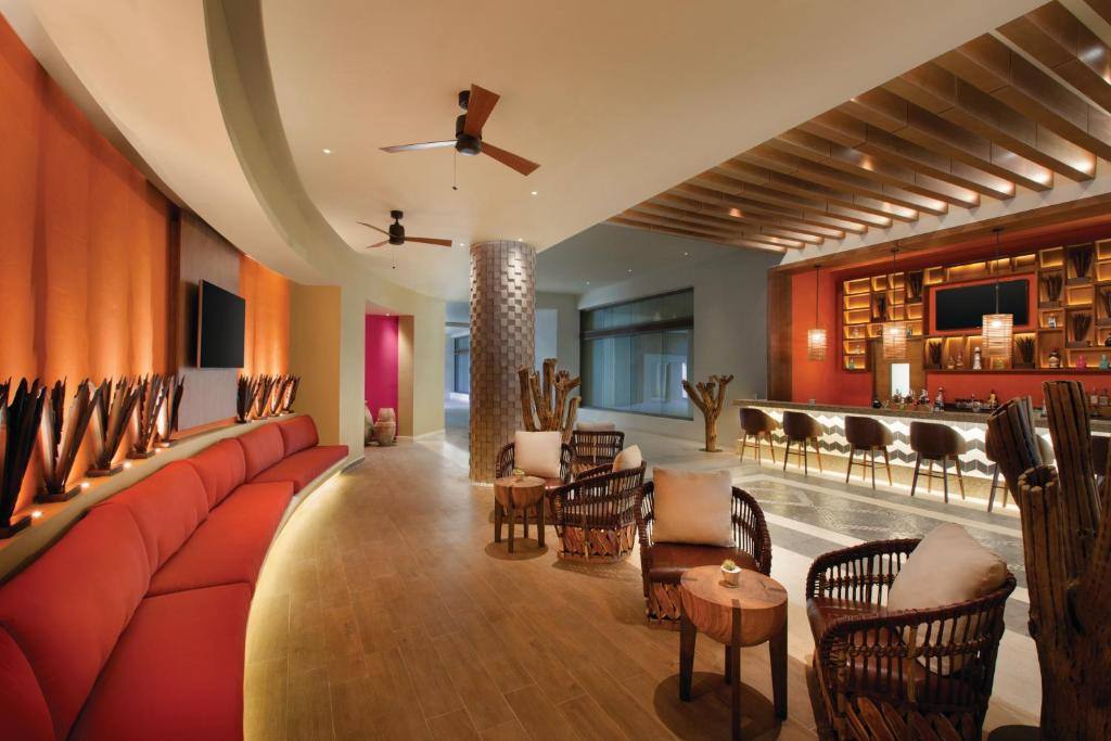 Hyatt Ziva Cancun: Bar/lounge