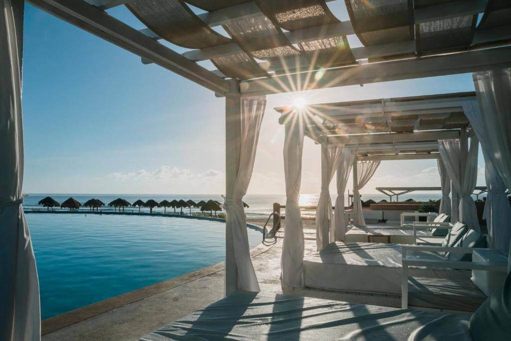 Iberostar Selection Cancún: Swimming pool