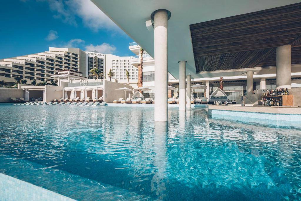Iberostar Selection Coral Cancun: Swimming pool
