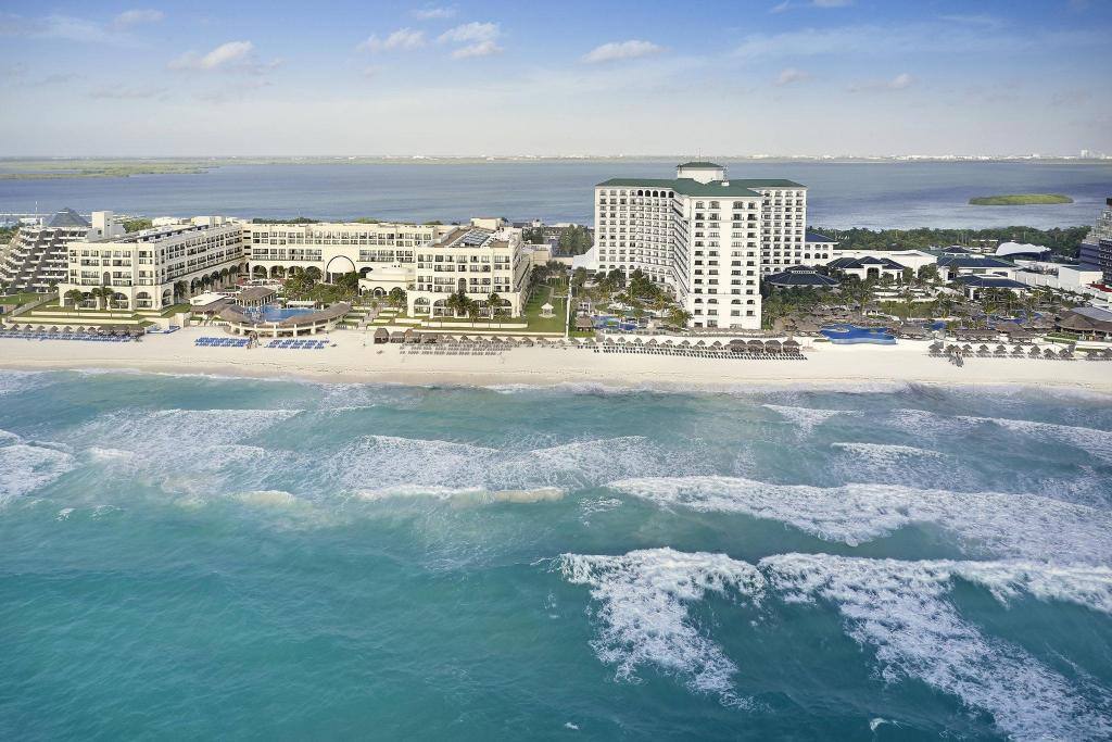 JW Marriott Cancun Resort & Spa: Exterior view