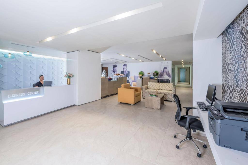 Krystal Urban Cancún & Beach Club: Business center