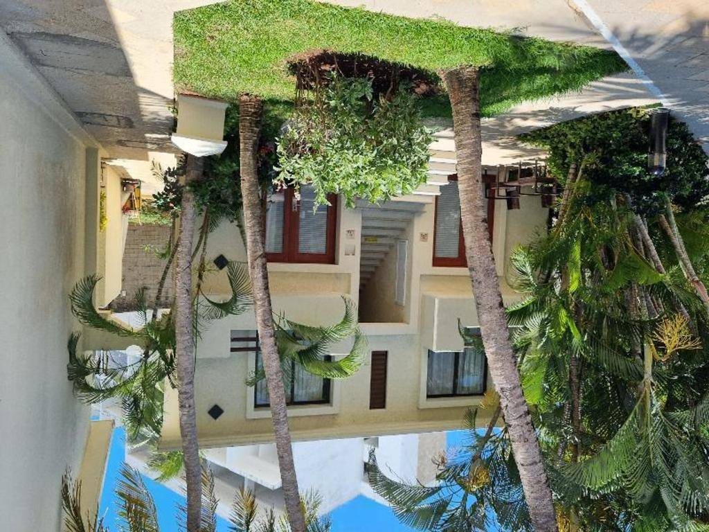 Laguna Suites: Other