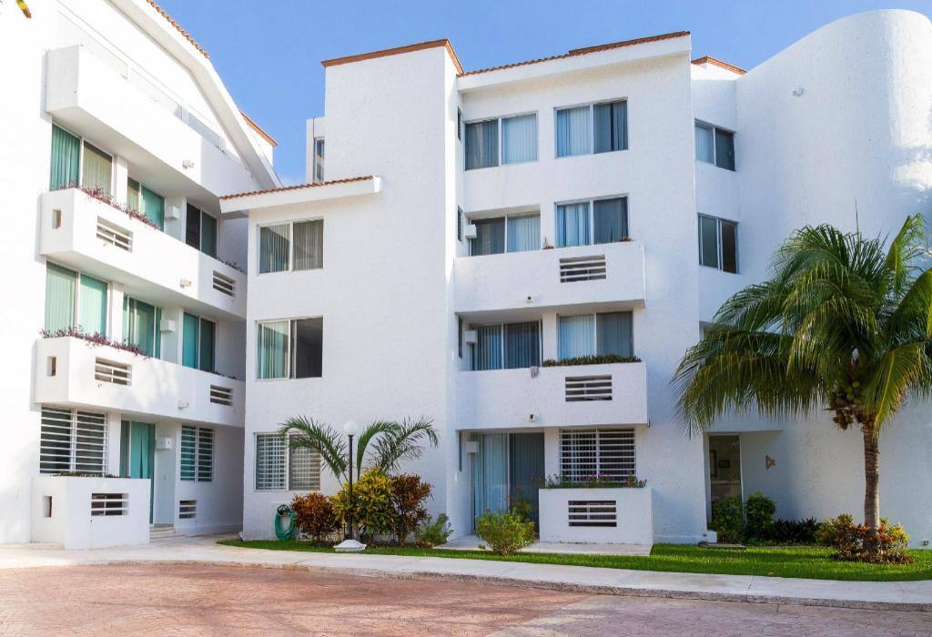 Las Gaviotas Hotel & Suites: Property views