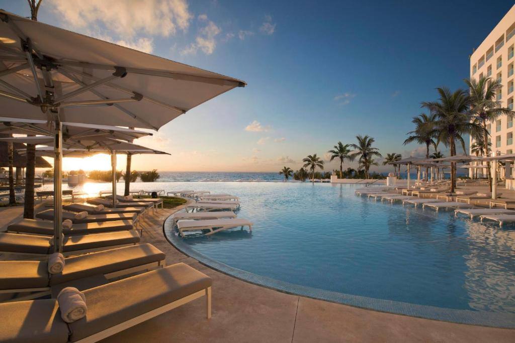 Le Blanc Spa Resort Cancun: Swimming pool