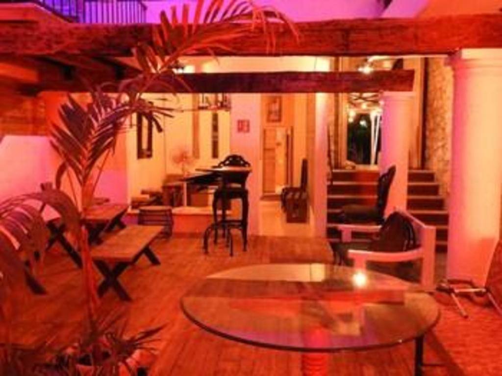 Macarena Hotel & Hostel: Dining