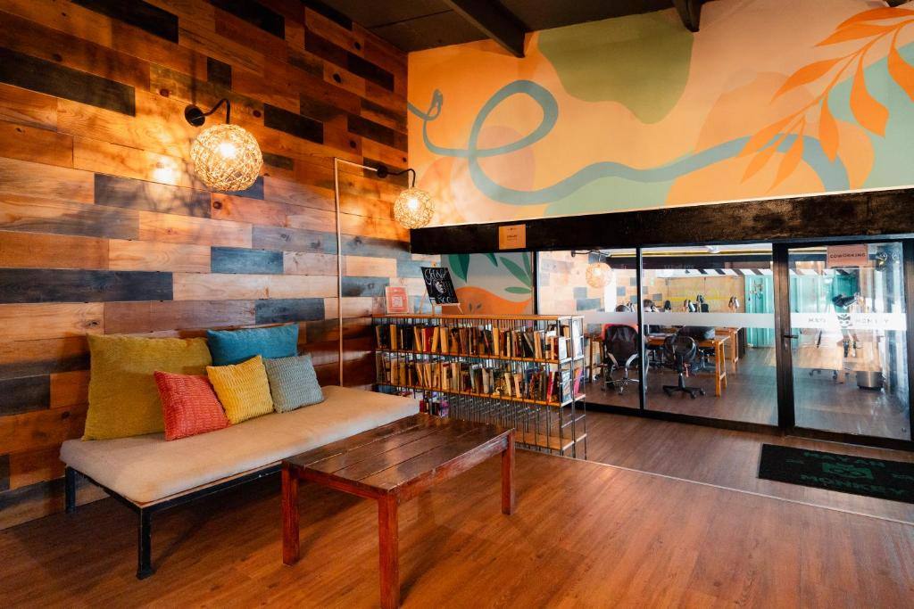 Mayan Monkey Hostel: Facilities