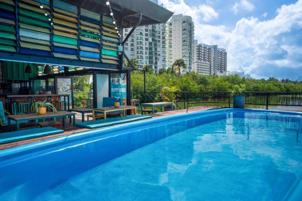 Mayan Monkey Hostel: Facilities