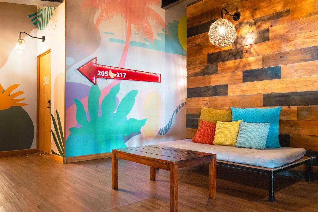 Mayan Monkey Hostel: Facilities