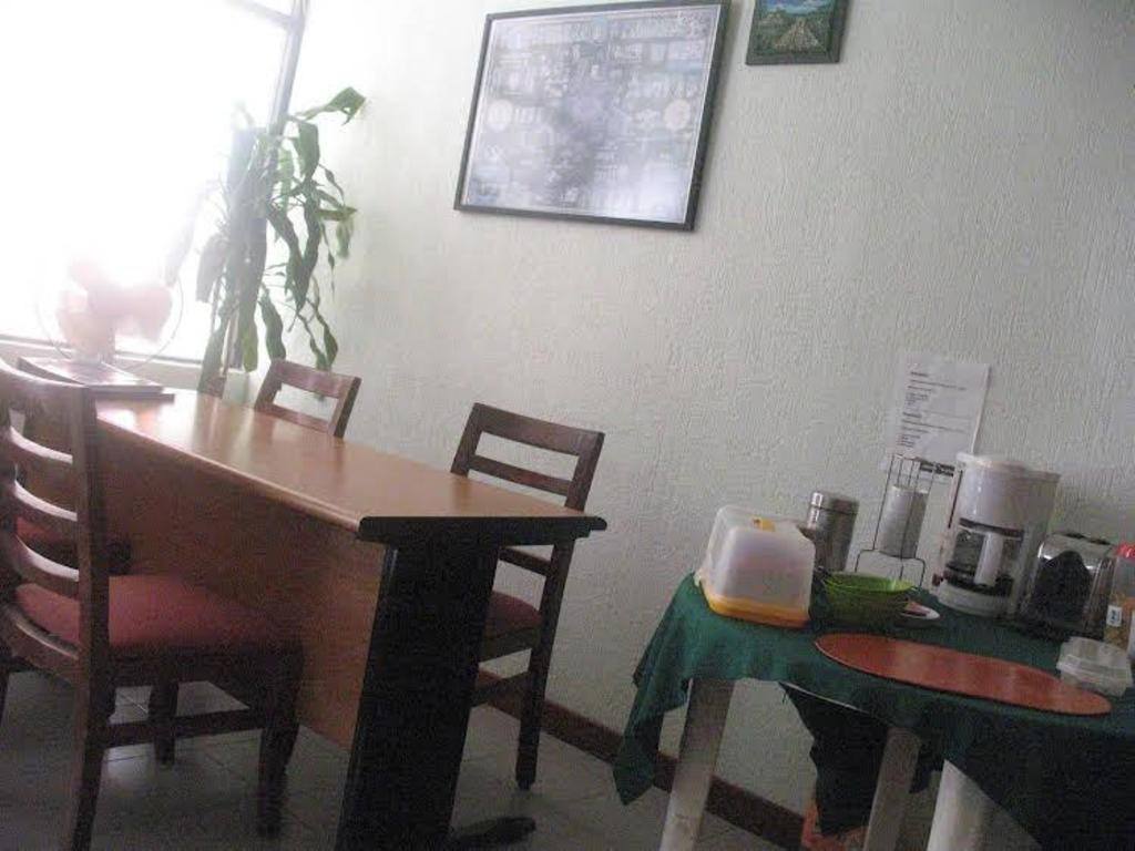 Mundo Maya Hostel: Other