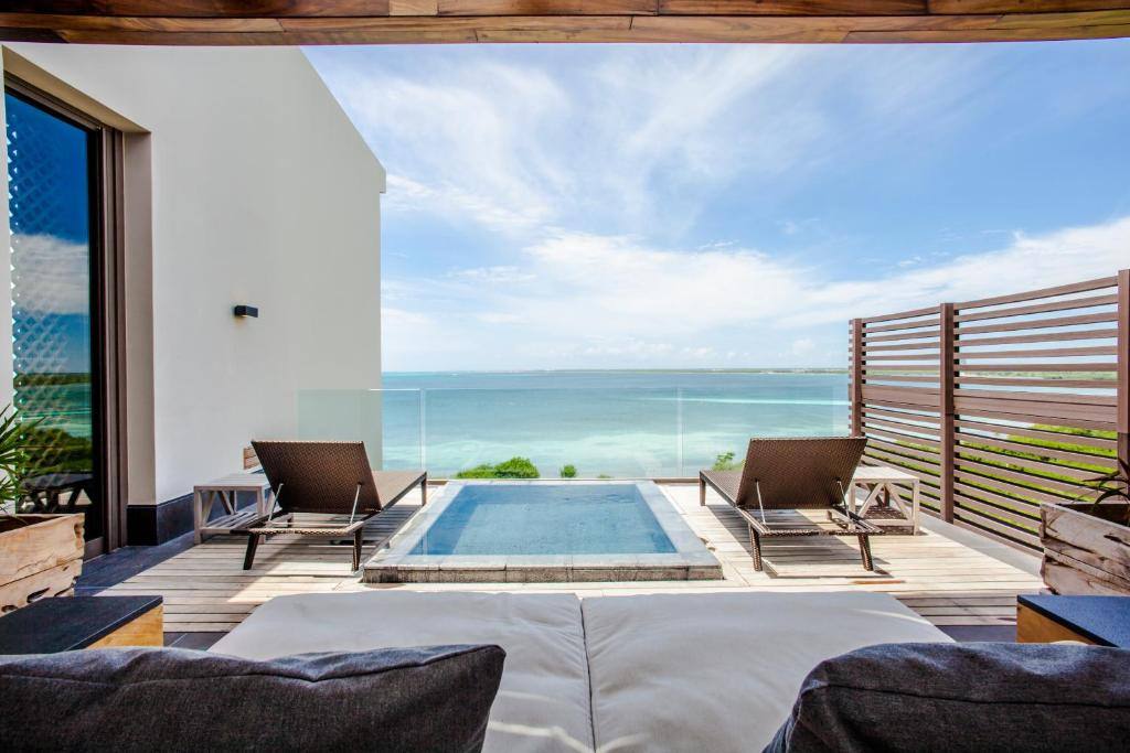 Nizuc Resort and Spa: Balcony/terrace
