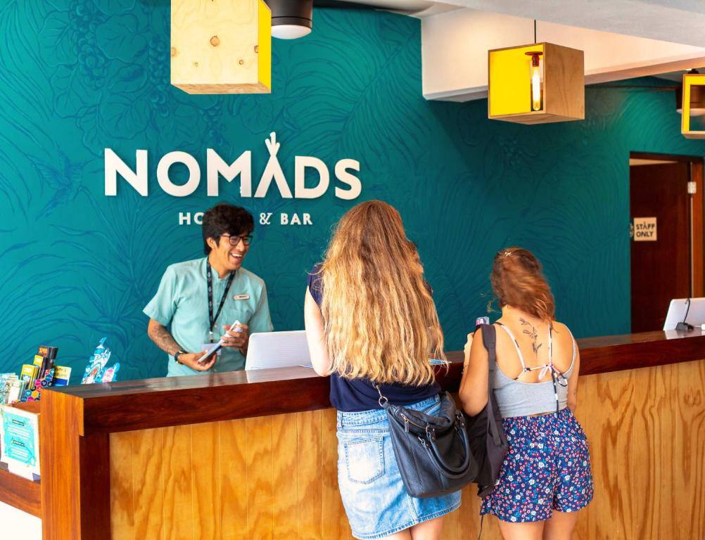 Nomads Hostel, Hotel & Rooftop Pool: Facilities