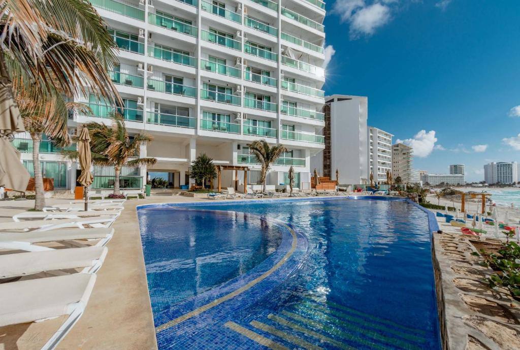Ocean Dream Cancun by GuruHotel: Swimming pool