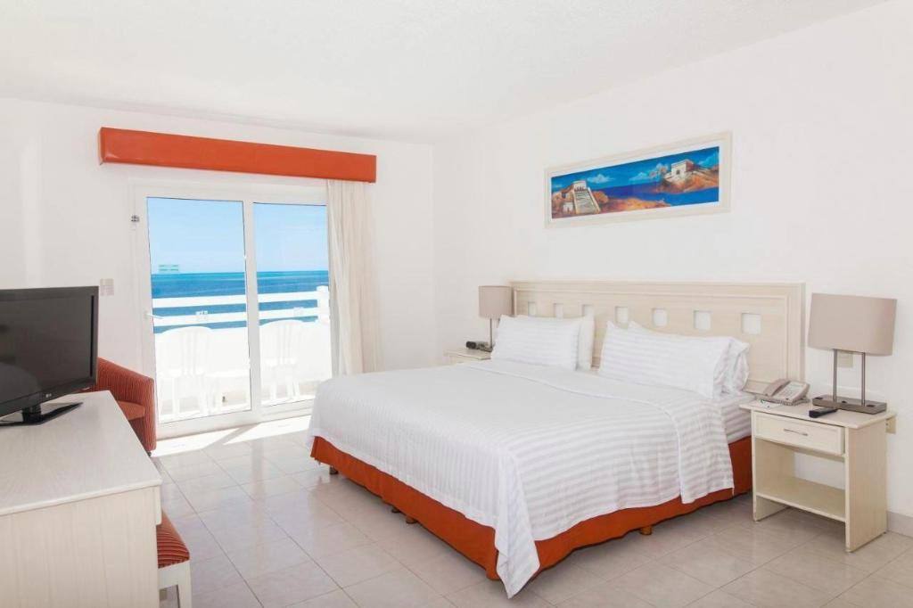 Ocean View Cancun Arenas: Rooms