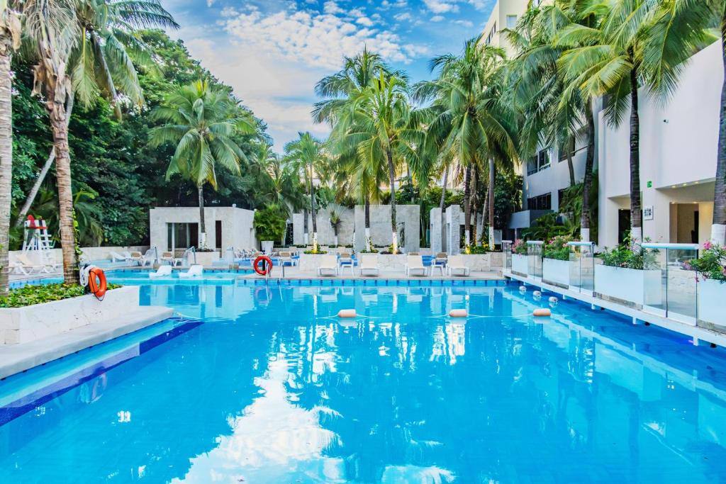 Oh! Cancun The Urban Oasis & Beach Club: Swimming pool