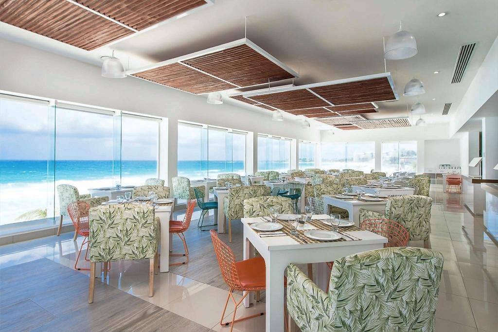 Óleo Cancún Playa: Food and beverages