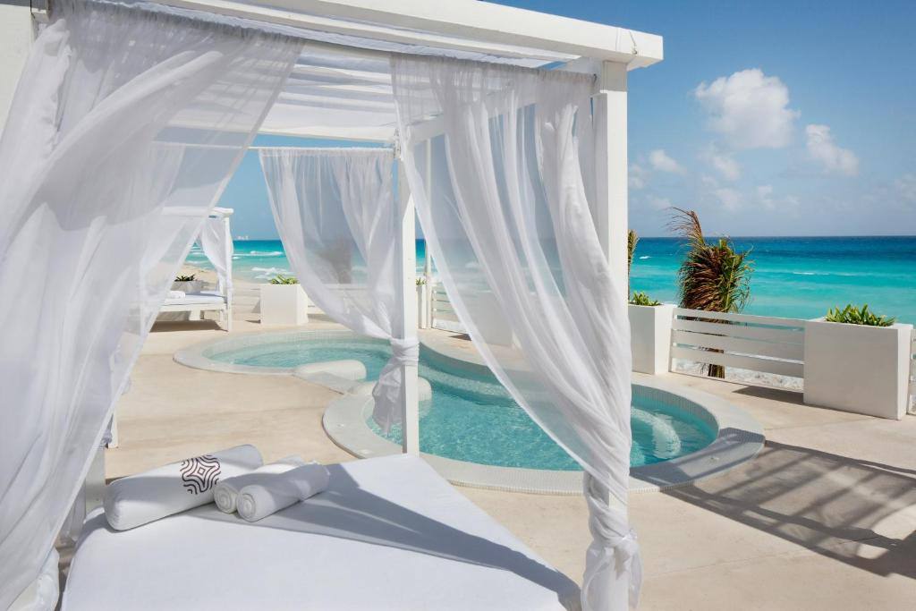 Óleo Cancún Playa: View