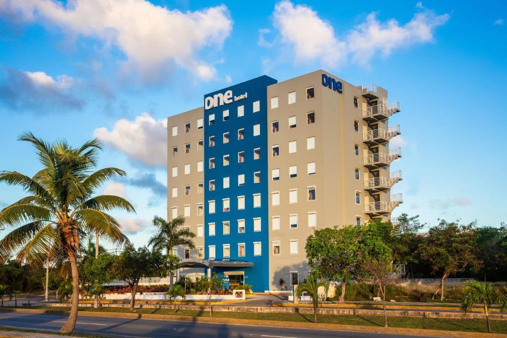 One Cancun Centro: Exterior view