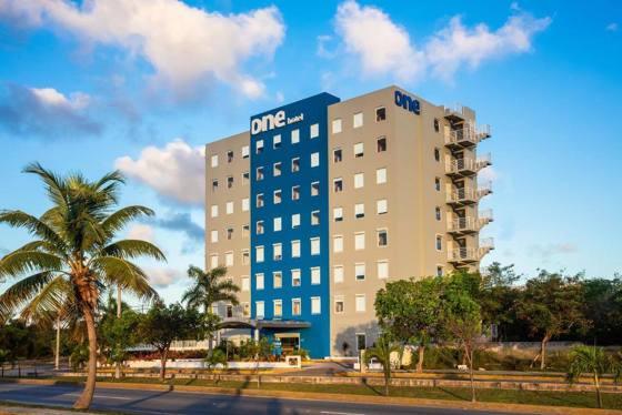 One Cancun Centro: Exterior view